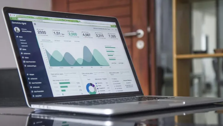 Laptop displaying a CRM dashboard with pipeline and sales data (Photo by Carlos Muza on Unsplash)