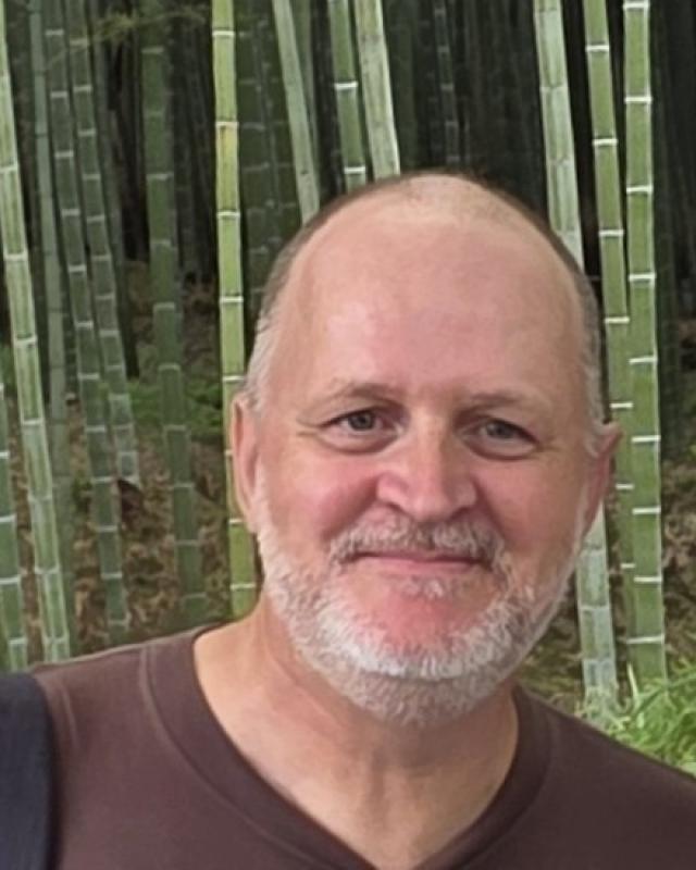 Frederik Van Hecke, founder and interim manager at askfred
